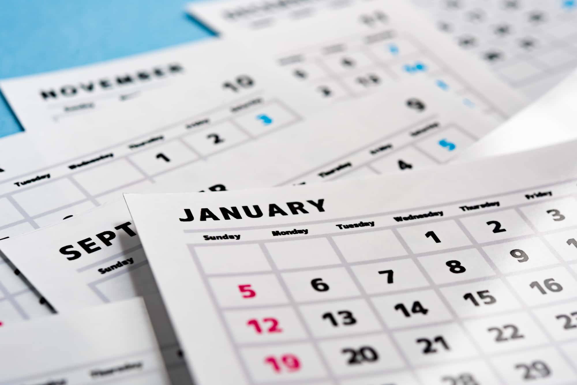 歯列矯正の治療期間を示すカレンダー