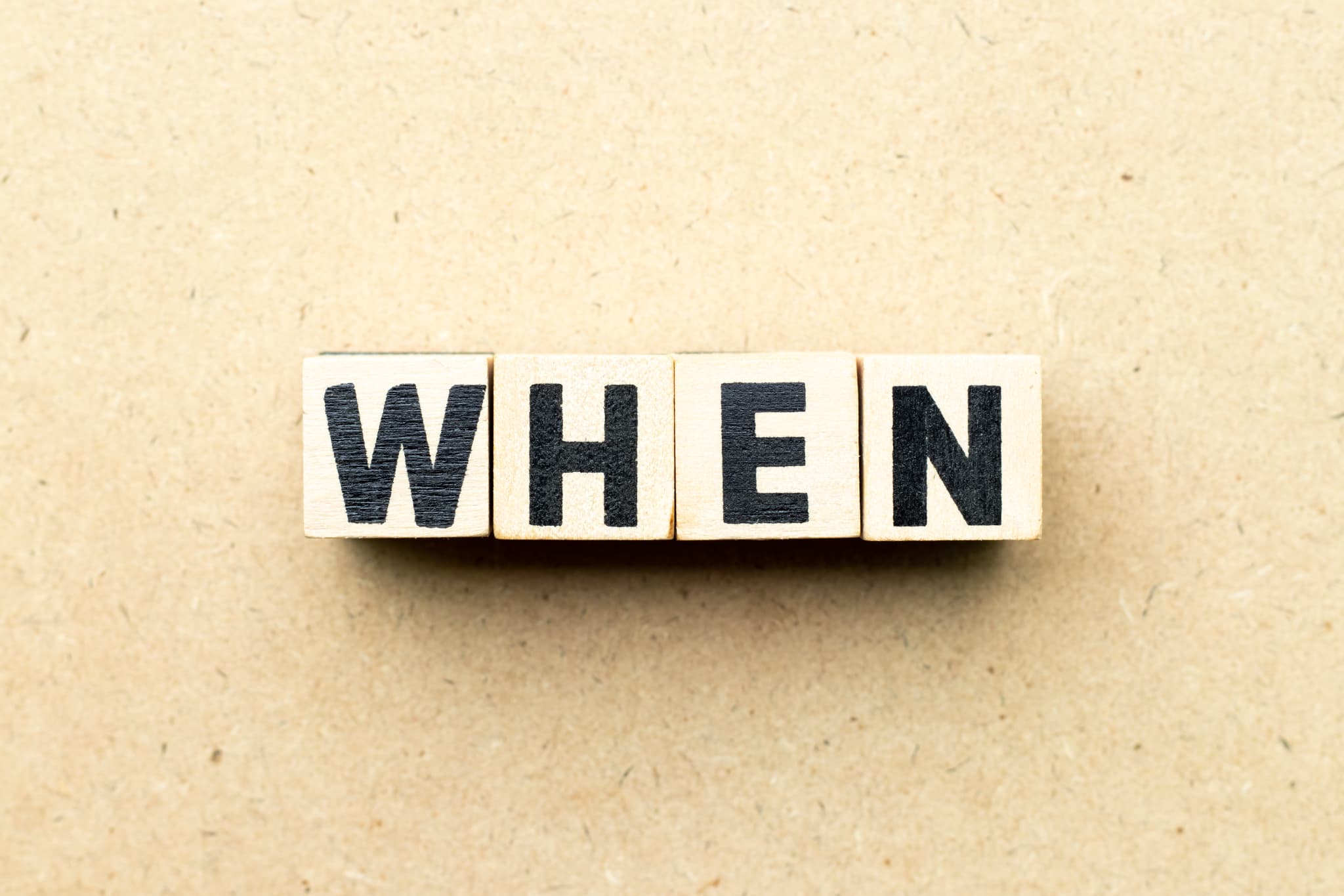 子どもの歯の矯正を始める時期を考えるイメージ